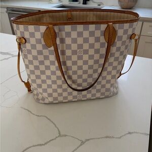 Louis Vuitton Neverfull Beige